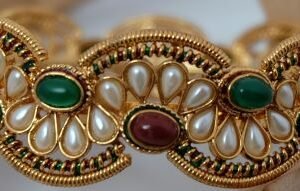 Gold Bangle B10004