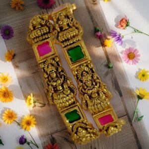 Gold Bangle B10022