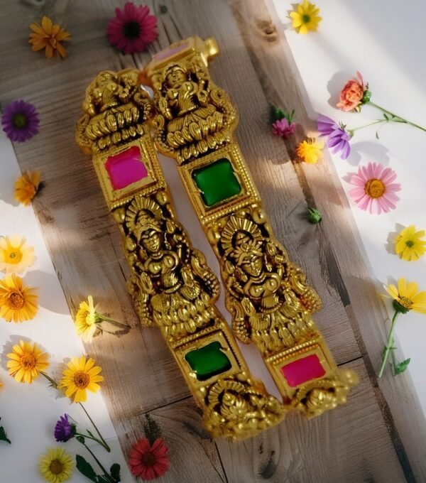 Gold Bangle B10022