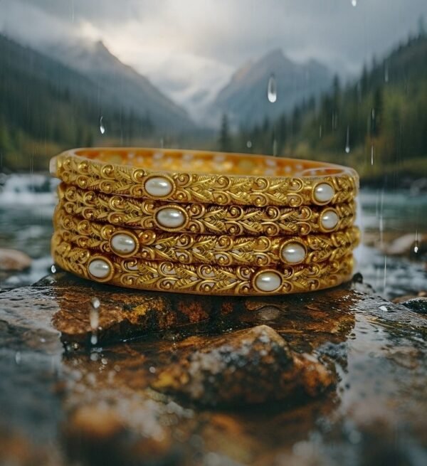 Gold Bangle B10024