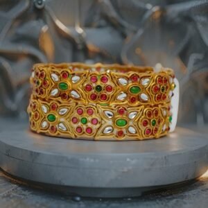 Gold Bangle B10028