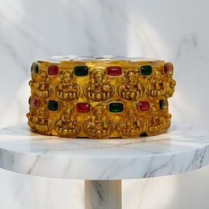 Gold Bangle B10032