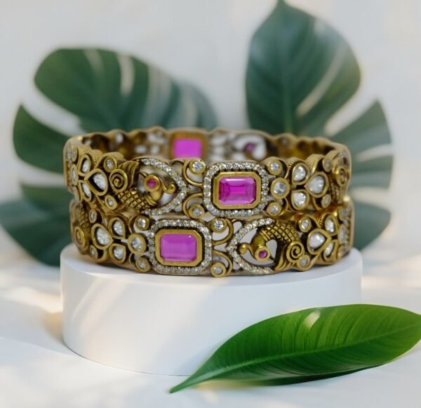 Gold Bangle B10037