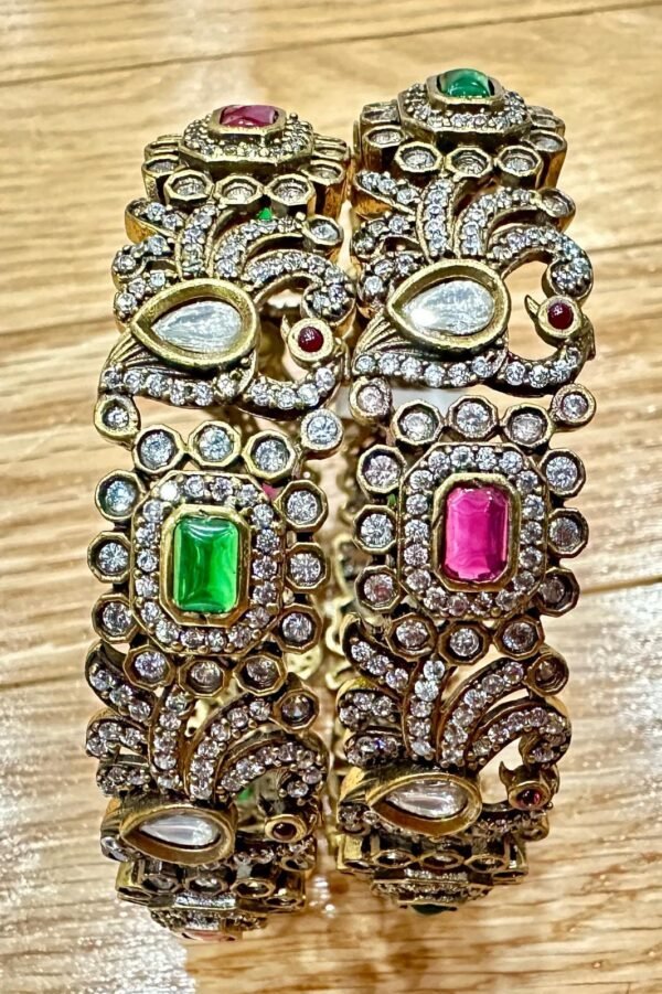 Gold Bangle B10043