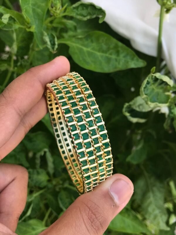 Gold Bangle B10039