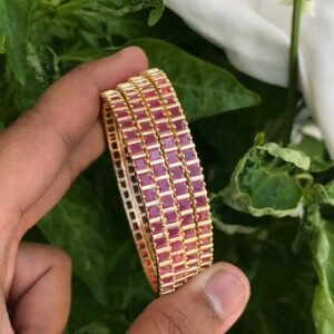 Gold Bangle B10040