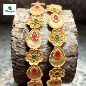 Gold Bangle B10055