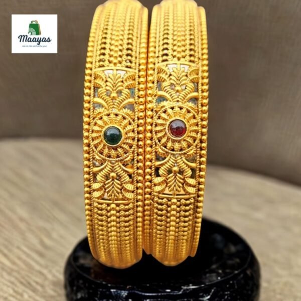 Gold Bangle B10057